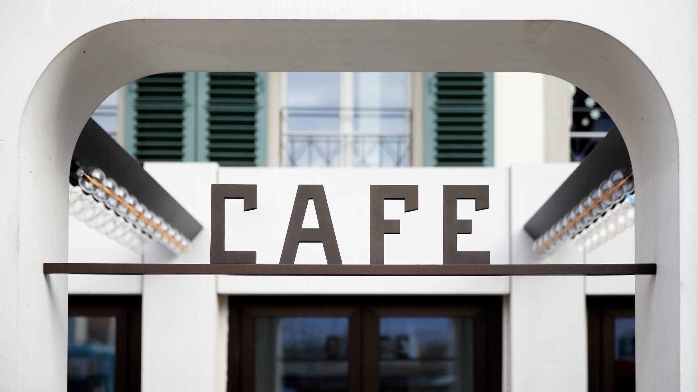 Schriftzug Cafe - Falken Cafe & Lounge Thun